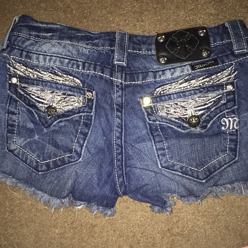 Size  26 Miss Me shorts!